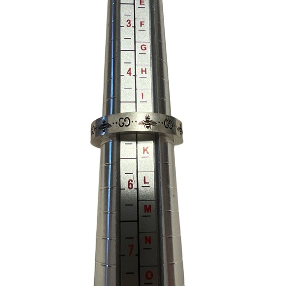 Gucci GG and Bee Engraved 4mm 925 Ring, Size 5 - Picture 3 of 5